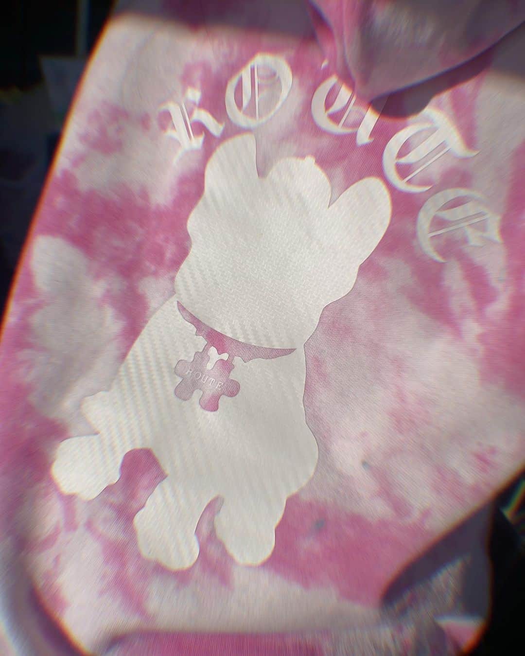 塚田綾佳さんのインスタグラム写真 - (塚田綾佳Instagram)「ROUTE @route.officia1 さんの Newパーカー(∩ˊᵕˋ∩)･*💗  ななちゃんとお揃いだよ~~~💗💗  やっぱりタイダイかわいいね~💓  今年たくさん着るぞ~~~⸜(*´꒳​`*)⸝‍💗  ----------♡----------  次回のA-day▷12/10(日)🚗³₃ 山中湖 わかさぎ屋 隣接駐車場  ----------♡---------- A-cars @acarsmagazine  alphaindustries @alpha_industries_japan  ROUTE @route.officia1  ー #Aday #Acars #Acarsギャル #マガジンボックス #alpha_industries_japan #alpha_industries #ROUTE #アメ車 #グラビア #雑誌 #アヤカップ #あやぽんコーデ #金髪ショート #あやぽん #塚田綾佳」11月19日 18時45分 - tsukada_ayaka