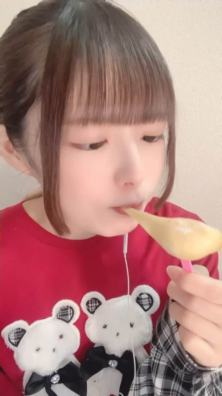 ゆまのインスタグラム：「。 。 。 贅沢に雪見だいふく3種類食べちゃった！ こんなこと出来るなんてーっっ みんなは白い恋人味食べたのかな？？ ゆまはやはり普通のやつか、小さいのに入ってる 抹茶が雪見だいふくは好きだなあ 。 。 。 #photooftheday #instagood #nofilter #tbt #igers #picoftheday #love #nature #swag #lifeisgood #caseofthemondays #instapic #instadaily #selfie #instamood #bestoftheday #funny #beauty #likeforlike #like4like #follow4follow #followforfollow #f4f #ゆまちゃんねる #youtube #アイドル #モッパン #雪見だいふく #白い恋人」