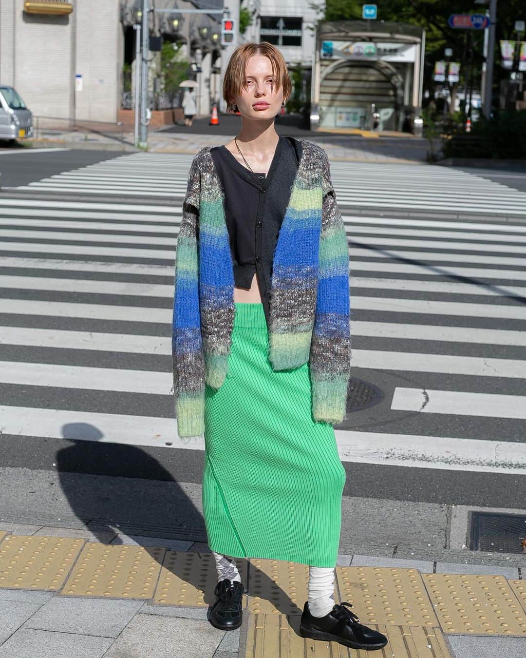 PERVERZE_OFFICIALのインスタグラム：「#PERVERZE_AW23 Collection is now available online.  “ Gradient Stripe Wide Cardigan ” color. Green , Orange , Black  “ Rib Line Dress ” color. Green , Black , Cream  Discover the collection on our online and @perverze_minamiaoyama . #PERVERZE #AW23」