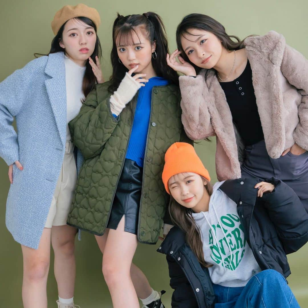 Popteenのインスタグラム：「WEB版Popteen12月号『冬アウターありきのメジャーコーデ』特集のアザーカット🧥  4大テイスト別のオススメアウターを使った 2023冬の大本命コーデを発表❣️  気になるコーデは無料WEBマガジンをチェック👀 『Popteen Media』でWEB検索してね🔍  #Popteen#POPモデル#ここちゃ#阿部ここは#きららん#島田キラリ#せらぴー#土屋惺来#シーズンモデル#ちあ#冬コーデ#冬トレンド#冬アウター#アウター#アウターコーデ#メジャーコーデ#ljk#jk3#sjk#jk2#fjk#jk1#PopteenMedia#WEBマガジン#アザーカット」