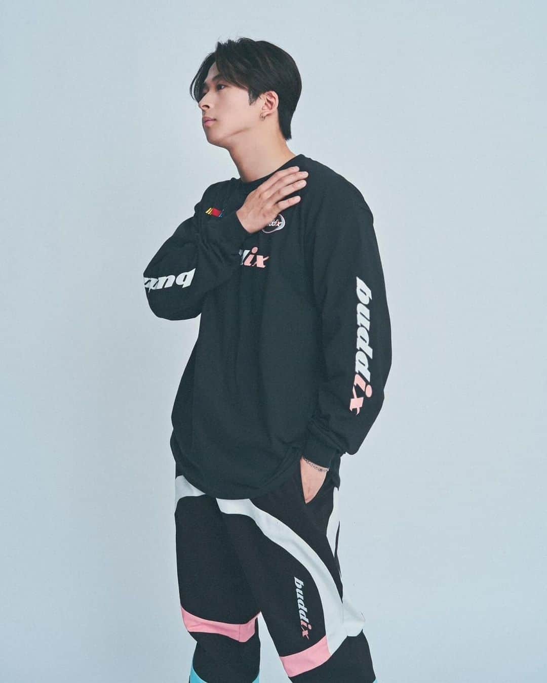 のインスタグラム：「#FANTASTICS  アパレルブランド #buddix  3rd POP UP  2023.11.23(THU)ON SALE  ◆VERTICAL GARAGE ONLINE STORE 11.23 12:00～ https://verticalgarage.jp/buddix_2023winter  ◆VERTICAL GARAGE NAKAMEGURO POP UP 11.23～26 12:00～19:00 VERTICAL GARAGE NAKAMEGURO  @buddix_official」