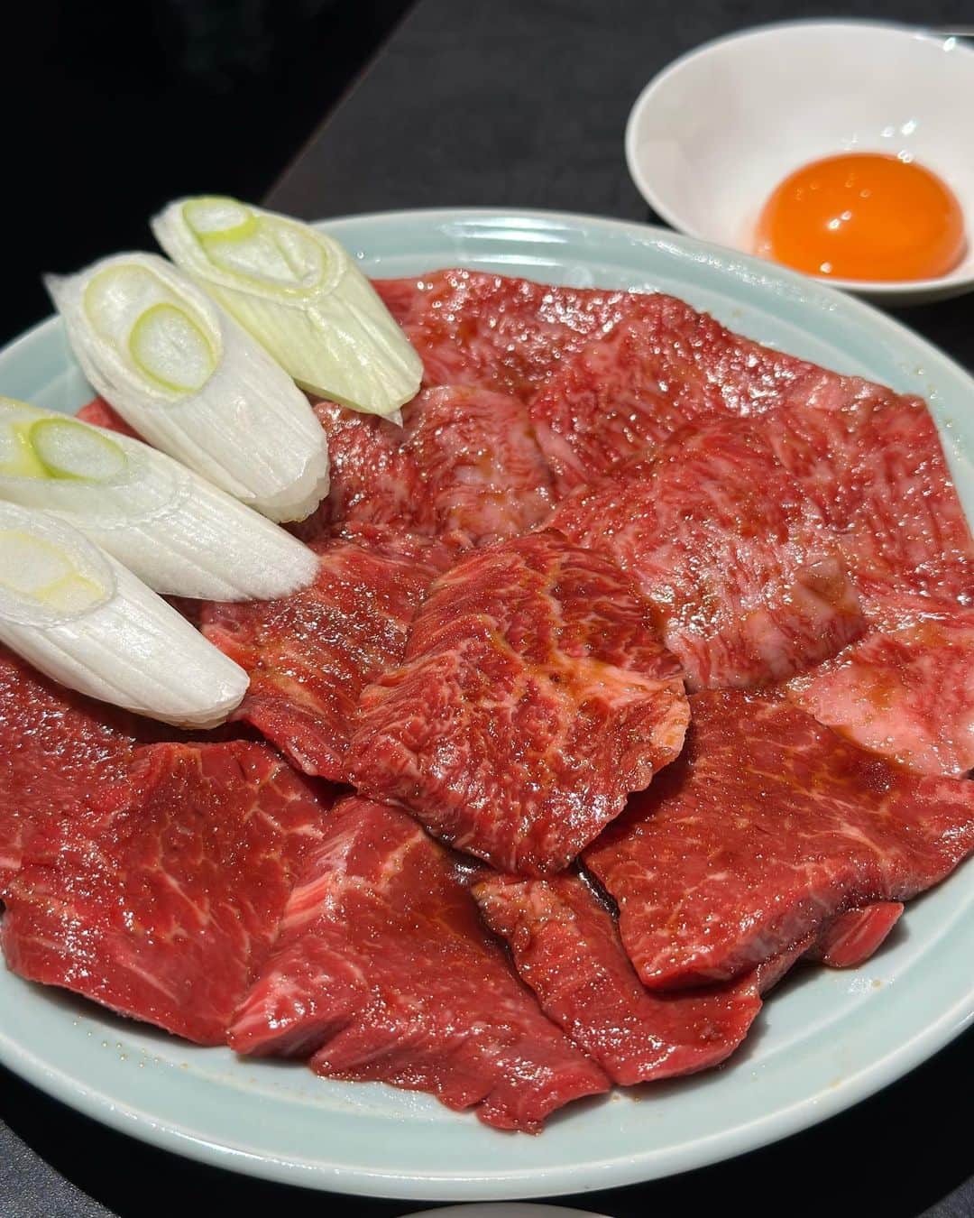 YURIKAさんのインスタグラム写真 - (YURIKAInstagram)「🥩  📍都内のどこか 『一心不乱』 @isshinfuran_shibuya   だいすきな一心不乱✨  9800円のお肉のコースに どれだけ飲んでもドリンク代 ひとり200円以上取らないという 有り難い意味で計算のできないお店🤣  ハツ、ユッケから始まって 新鮮なタン、塩焼き、赤身、ホルモンと お値段以上の上質なお肉のオンパレード✨  4月に次の予約入れました🫡  はじめて8人で予約したから 行きたい子いたら教えてねーっ💓  #焼肉 #一心不乱 #会員制焼肉 #住所非公開 #予約困難店 #肉 #肉スタグラム #東京グルメ #東京焼肉 #美味しいもの #ユッケ #生肉 #生タン塩 #タン #ホルモン #日本酒 #グルメスタグラム #食べログ #グルメ女子 #美味しいもの好きな人と繋がりたい #meet #delicious #genic_food #niku #yakiniku #instafood #foodie #foodphotography」11月19日 19時07分 - yurika__baby