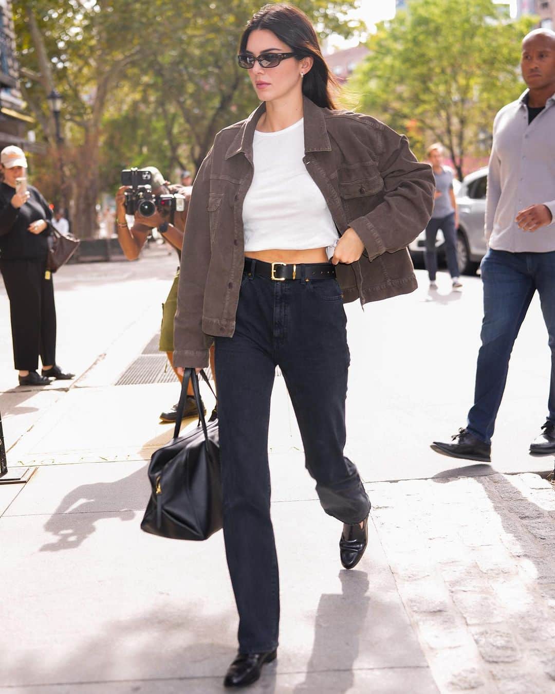 ELLE UKのインスタグラム：「The skinny jean is dead! Shopping for jeans just got a lot easier. That unforgiving, leg-hugging style has made way for a looser look.  At the link in our bio, shop the five denim styles you need now.」