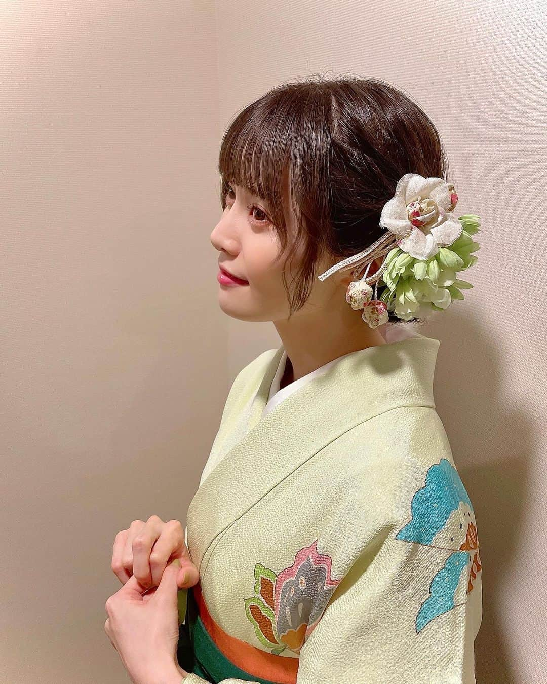 大森日雅さんのインスタグラム写真 - (大森日雅Instagram)「『鬼の花嫁』朗読劇💐 全４公演ありがとうございました!! ⁡ 透子役の他にも、 鬼山桜子さん、柚子の母、鬼龍院沙良役 を担当させて頂きました！ ⁡ どの回も雰囲気がガラリと変わるのも楽しかったですし、どの役もひとりひとり丁寧に演じる事ができて、本当に感謝です☺︎ ⁡ 役の切り替えや、生の空気感含めて 朗読劇ならではの『鬼の花嫁』の世界観を私自身も楽しむことができました✨ ⁡ 観てくださった皆さまの心になにか残せていたら嬉しいです🌸 ⁡ 素敵な袴も、千秋楽前に着させて頂く時に愛着がわいてありがとうの気持ちに🥺 本当にありがとうございました~🦋  💫千秋楽公演は配信アーカイブもあるので、初挑戦ぜひ観て頂き作品も楽しんでもらえたら嬉しいです☺️ ⁡ ✲⡱༶❀༶⠜☽ 朗読劇、実は初めてでしたが、やっぱり生でお芝居するのはめちゃくちゃ楽しかったです。 またどこかで機会がありますように♪ ⁡ #鬼の花嫁 #鬼花朗読劇 #朗読劇 #袴」11月19日 19時35分 - nichika_omori