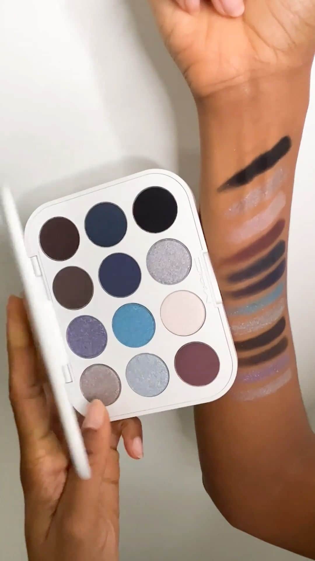 M·A·C Cosmetics UK & Irelandのインスタグラム：「It’s giving Ice Queen ❄️  Feel the frozen fantasy with Snowbody’s Business Eyeshadow Palette ❄️ This limited-edition, Christmas-exclusive palette includes 12 matte to frost eyeshadows that are perfect for those who love to keep it cool-toned over the festive season!   Tap to shop NOW!  #MACCosmeticsUK #MACHoliday #MACBizarreBlizzard」