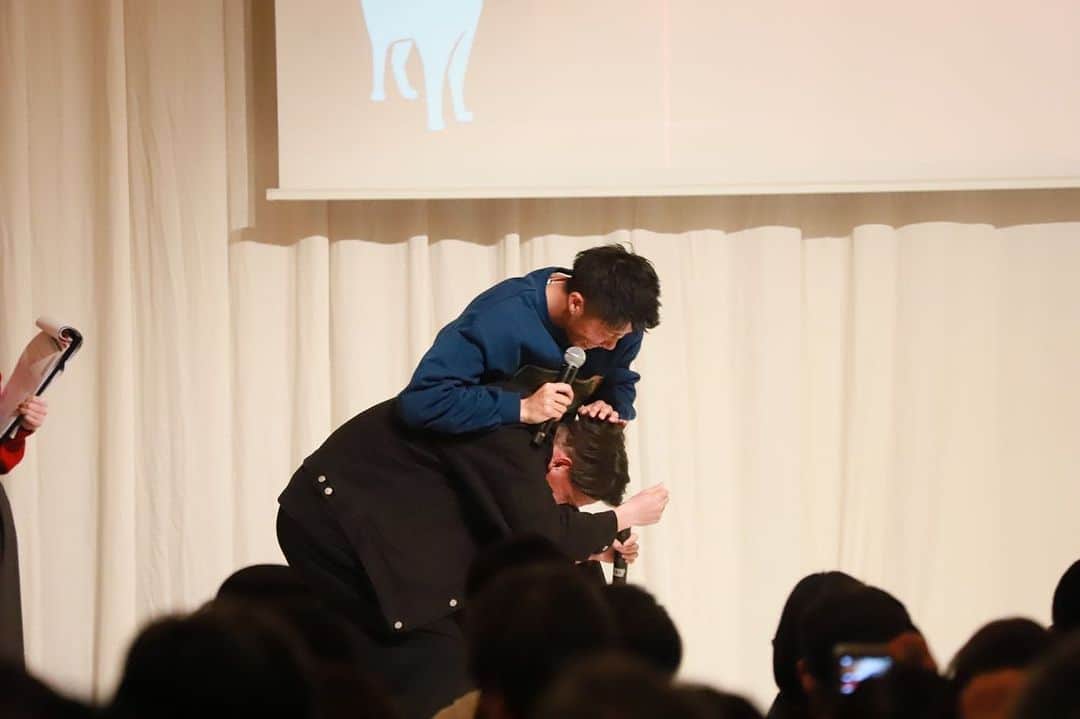 コンサドーレ札幌さんのインスタグラム写真 - (コンサドーレ札幌Instagram)「... 昨日『プレミアホテル-TSUBAKI-札幌』様にてクラブコンサドーレmoreFUNオプション購入者限定クラコンスペシャルトークショーを開催いたしました🔴⚫️  田中選手、浅野選手、松原選手、高木選手のコンサドーレで1番相性が良い？4選手が参加✨✨  ミニゲームなどで参加者の皆様と交流をいたしました‼︎  #consadole  #コンサドーレ #田中駿汰  #浅野雄也 #松原修平 #高木駿」11月19日 19時31分 - hokkaido_consadole_sapporo
