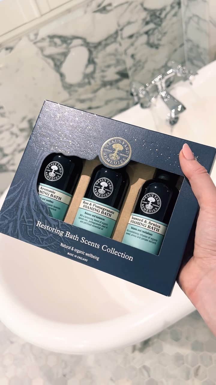 のインスタグラム：「Give the gift of a #SundaySoak with our Restoring Scents Bath Collection ✨   A coveted Christmas gift for the bath lover. Immerse yourself in the captivating world of pure essential oils as you unwind with our collection of foaming baths. 🛁🌿」