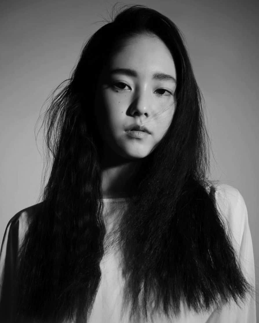 山下萌亜のインスタグラム：「#portraitmodel #portraitphotography #portrait #blackandwhite #hairstyle #hairstyle #cinematography #fashion」