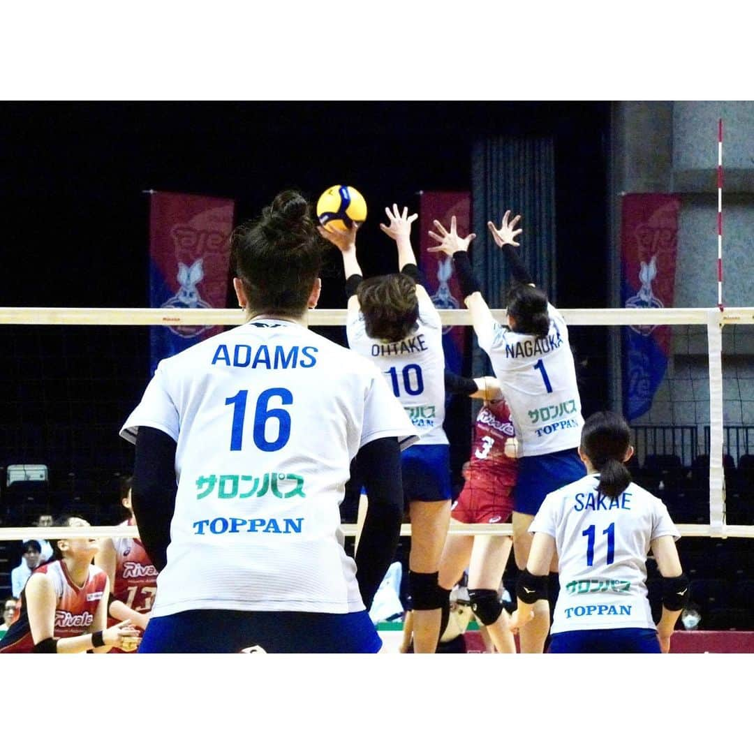 大竹里歩さんのインスタグラム写真 - (大竹里歩Instagram)「🫸🫷 リーグ前半戦🏐  まだまだこれから!! 色んな表情して色んな経験して 楽しむことを忘れず頑張りますっ🥰  いつでもどこでも応援してくれている SPRINGSFAMILYのみなさん💙 最強、最高、ありがとうございます🫶  えりか姉さん!! 改めて３００試合Congratulation🎉👏  #久光スプリングス #vリーグ  #vリーグ女子」11月19日 19時46分 - riho_take0827