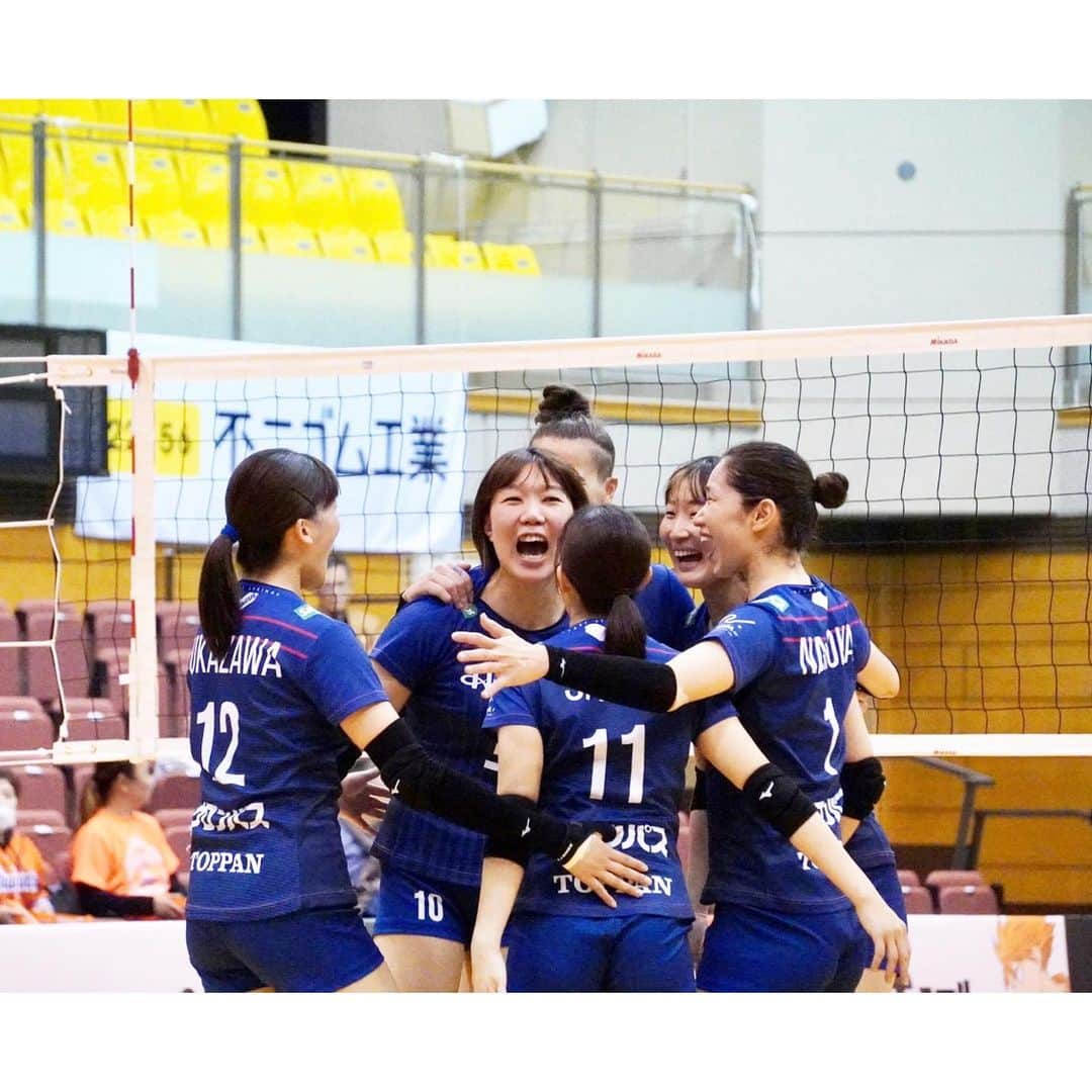 大竹里歩さんのインスタグラム写真 - (大竹里歩Instagram)「🫸🫷 リーグ前半戦🏐  まだまだこれから!! 色んな表情して色んな経験して 楽しむことを忘れず頑張りますっ🥰  いつでもどこでも応援してくれている SPRINGSFAMILYのみなさん💙 最強、最高、ありがとうございます🫶  えりか姉さん!! 改めて３００試合Congratulation🎉👏  #久光スプリングス #vリーグ  #vリーグ女子」11月19日 19時46分 - riho_take0827