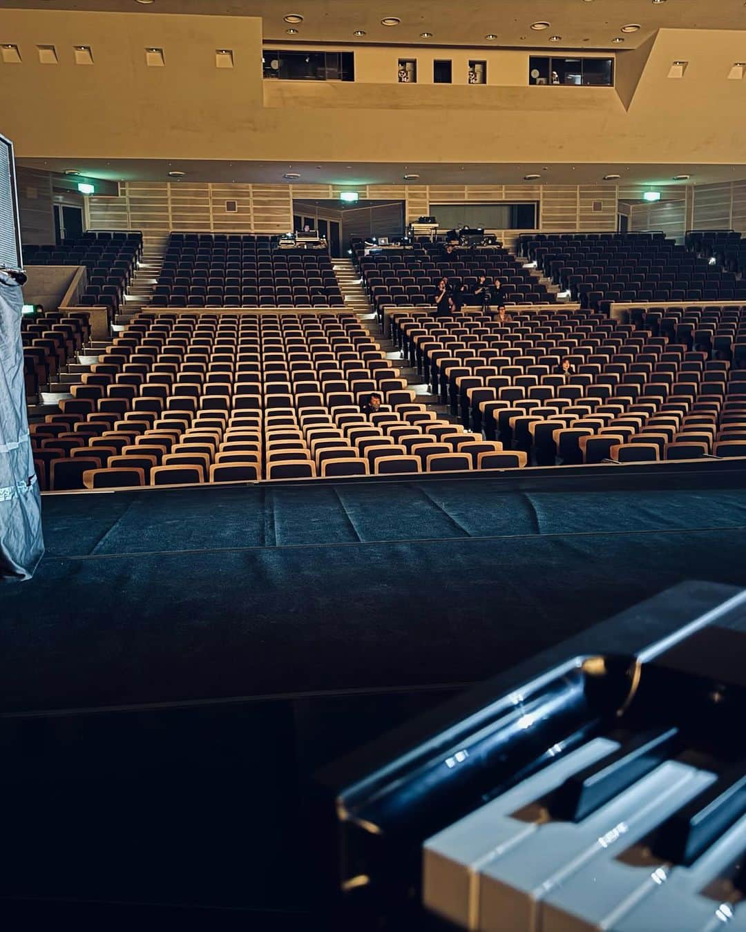 小田和奏さんのインスタグラム写真 - (小田和奏Instagram)「本日は浦安市文化会館大ホールにて、青山新さん凱旋コンサートお届けしました。 バンマスとしてピアノで参加させて頂きました。 ちょうど一年前のきっかけから、またバンドでやれて良かったです。 楽しい時間でした！ありがとうございました！」11月19日 19時49分 - kazusou