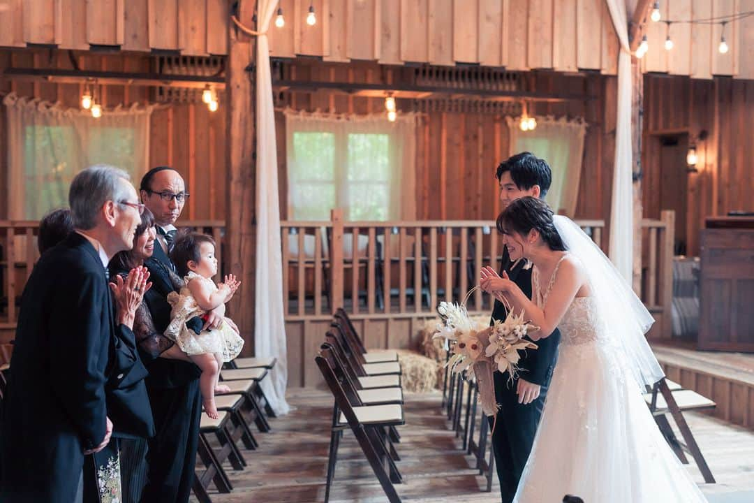 BARN&FOREST148さんのインスタグラム写真 - (BARN&FOREST148Instagram)「#100年後も語り継がれる結婚式  ・ ・ Family meet…*  ブライダルフェアのご予約やお問合せは InstagramのDMでも承っております*  #Familymeet #ファミリーミート #挙式セレモニー #バーンアンドフォレスト148 #式場探し #barnandforest148 #卒花嫁 #プレ花嫁 #結婚式演出 #barnwedding #バーンアンドフォレスト #barn花嫁 #披露宴 #結婚式 #プレ花 #花嫁の手紙 #weddingceremony #rusticwedding #卒花 #新婦の手紙 #148花嫁 #流山おおたかの森 #結婚式場探し #結婚式準備 #ウェディングセレモニー #ナチュラルウェディング #結婚式場」11月19日 20時00分 - barn_and_forest148