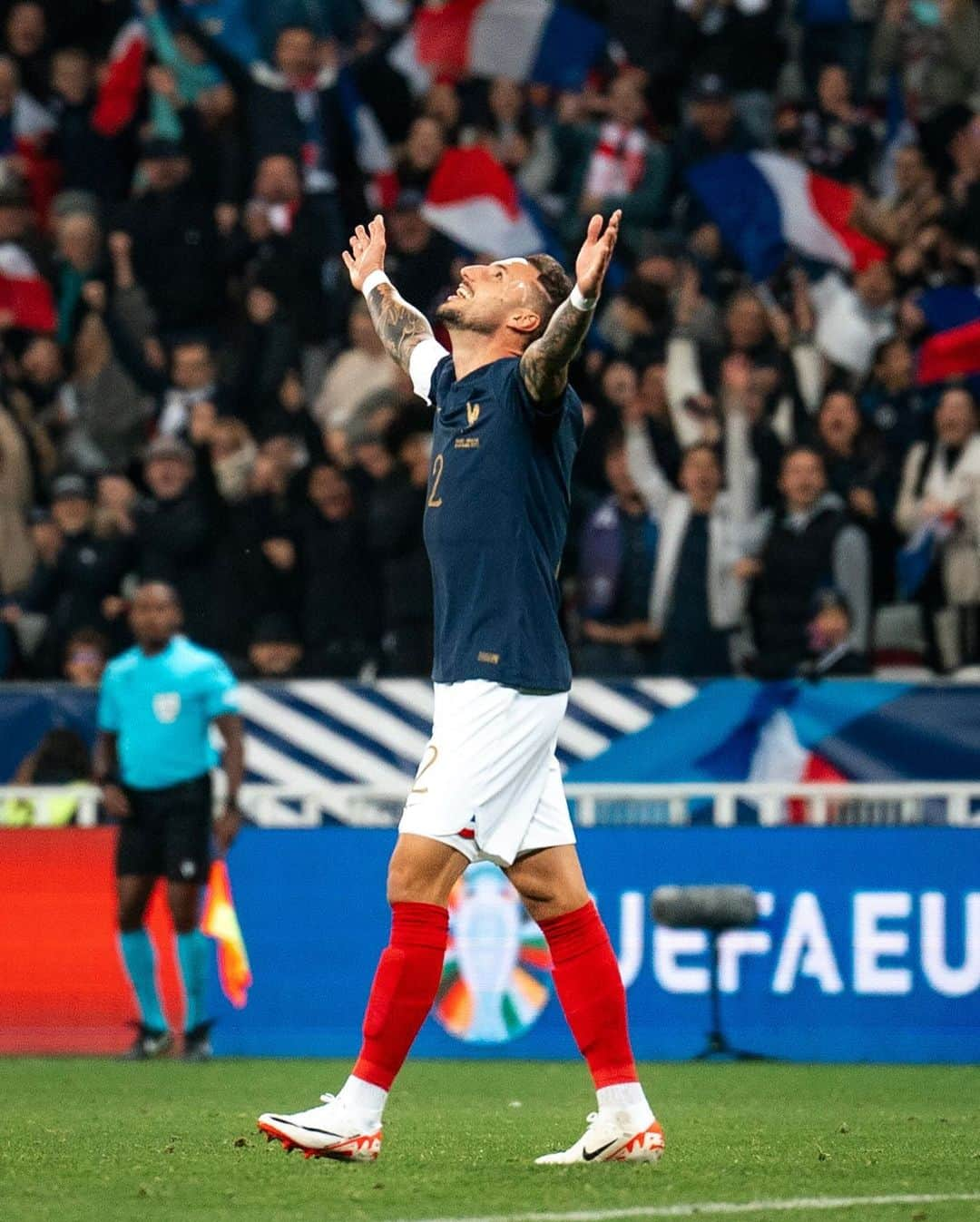 オリンピック・マルセイユのインスタグラム：「Notre @djoninho25 🇫🇷 a inscrit son 𝗽𝗿𝗲𝗺𝗶𝗲𝗿 𝗯𝘂𝘁 ⚽️ en @equipedefrance hier soir lors du match face à Gibraltar 👏  📸🤝 @equipedefrance」