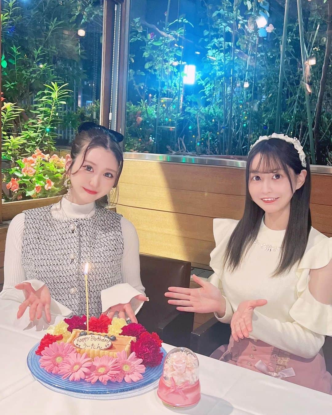 あいにゃんさんのインスタグラム写真 - (あいにゃんInstagram)「お花のバースデーケーキが可愛すぎるレストランモナリザでうーたんのお誕生日お祝いしたよ🎂🎉💕  ︎︎ ︎︎︎ ︎︎︎ ︎ 生花使ってて豪華で可愛いっ໒꒰ྀི∩˃ ᵕ ˂∩꒱ྀི১  店内もお花が沢山あったりオシャレで、お料理も可愛くて美味しかったのでまた別で載せるね✨  ︎︎ ︎︎︎ ︎︎︎  お誕生日会にとってもオススメ◎ * * #レストランモナリザ #モナリザ恵比寿 #恵比寿 #恵比寿グルメ #恵比寿ディナー #恵比寿カフェ #東京フレンチ #フレンチ #バースデープレート #バースデーケーキ #誕生日プレート #誕生日ディナー #誕生日ケーキ #restaurantmonnalisa #monnalisa #birthdaycake #birthdaygirl #birthday #grl #grlコーデ #グレイル #コンカフェ #コンカフェ嬢 #キャバ嬢 #アイドル #サロンモデル #instagood #instalike #follow」11月19日 19時56分 - ainyan0310