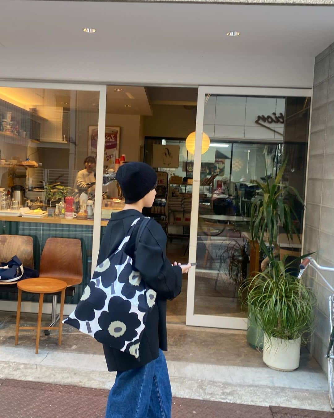 真雪のインスタグラム：「最近の👌👌 高校の友達がきたので素敵なカフェにも行けたしディズニーにも行けた〜〜最高な休日でした！ 明日から頑張るぞ」