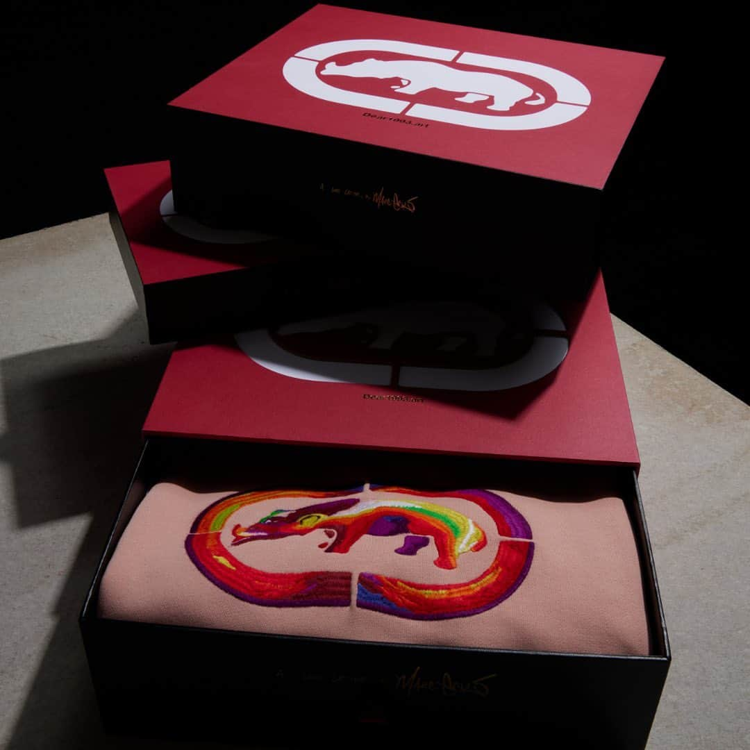 エコーレッドのインスタグラム：「Collaboration capsule Dear1993.art comes in a limited edition box - Includes custom wrapping paper, exclusive sticker pack and love letter by @beingmarcecko. All hand signed and numbered.」