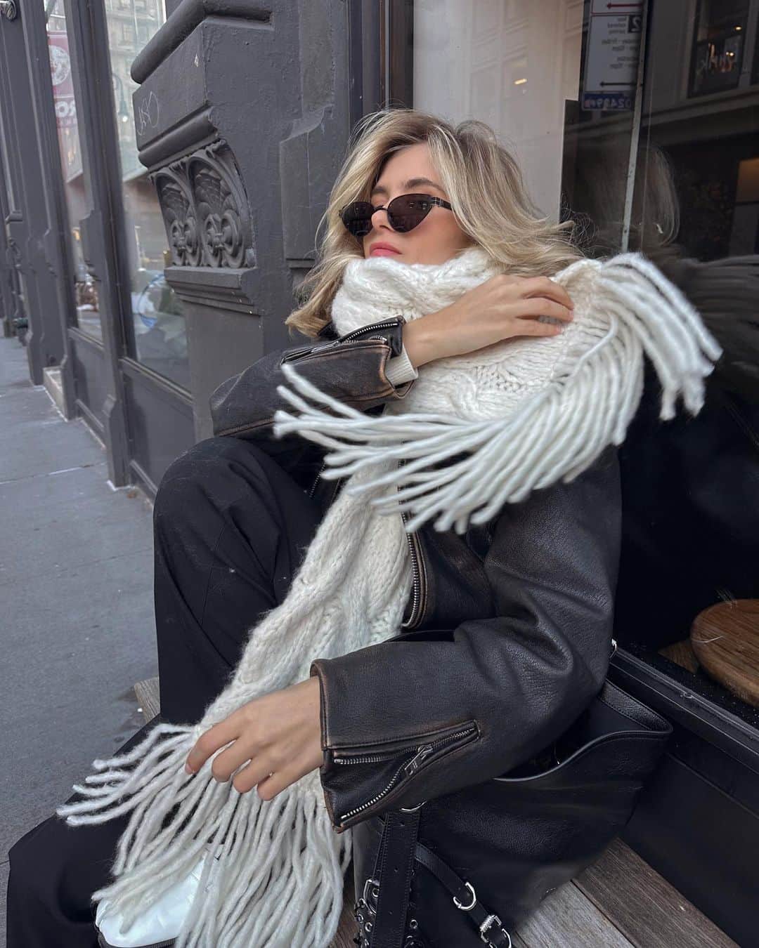 Xenia Adontsのインスタグラム：「She’s a keeper」