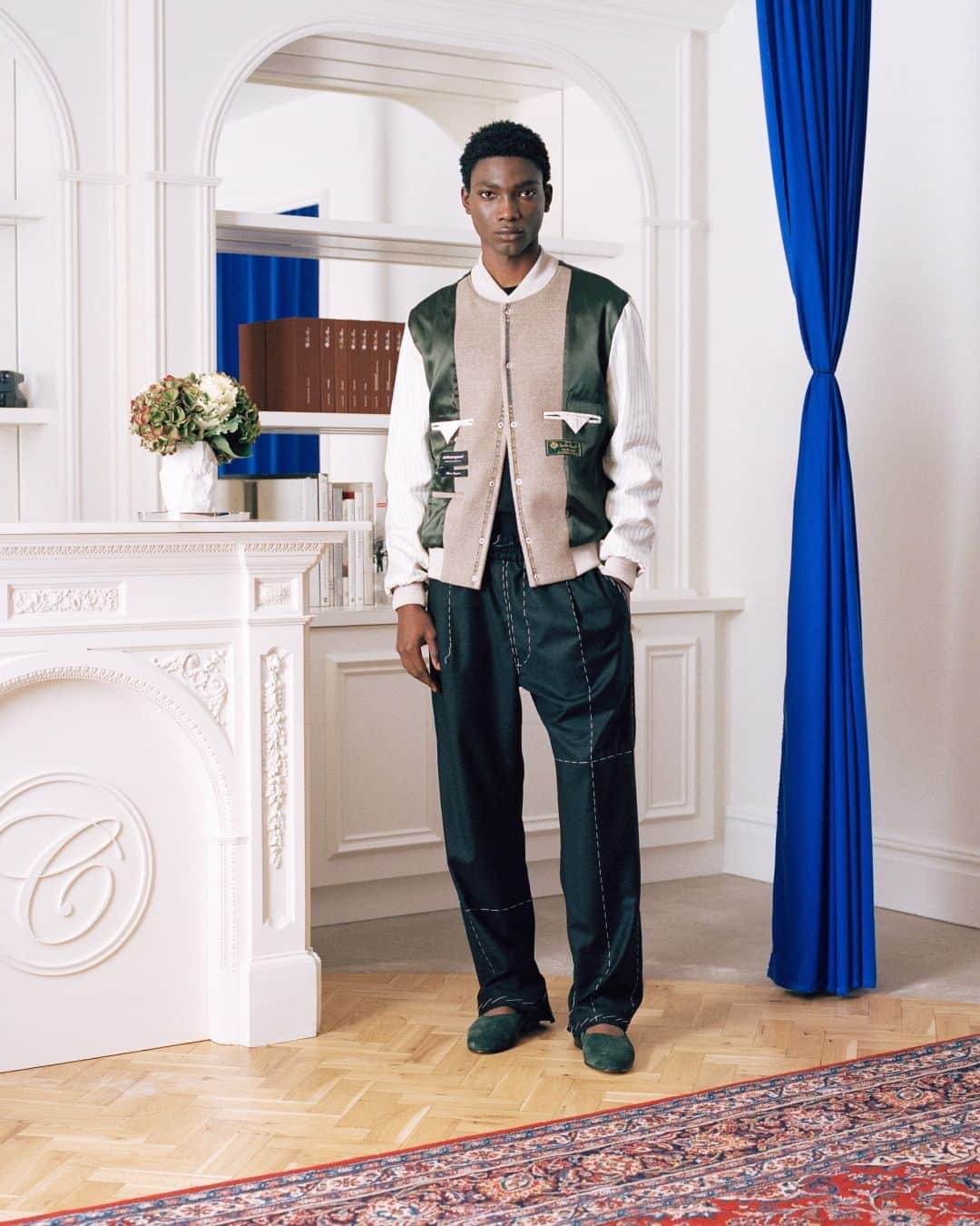 クロスサージョンのインスタグラム：「FROM THE ROW TO THE ROAD  clothsurgeon for Harrods Available Now  Harrods Contemporary Menswear Level 2 87-135 Brompton Road Knightsbridge London  CREDITS Creative Direction & Styling:  @matharu_rav  Executive Producer: @parvmatharu  Producer:  @kambhogal_  Photographer: @ellwilcox  Creative Assistant: @kurtmccoy  Production Assistant: @seragelmeleigy  Photographer Assistant: @jared.hq  Make-Up Artist:  @tinakhatrimua  Model: @nelson_ogah  Harrods: @harrodsman @harrods  #clothsurgeon #savilerow #bespoke #harrods」