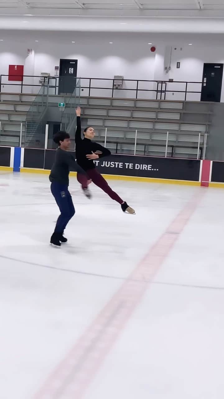 小松原美里のインスタグラム：「Ready to perform at the NHK trophy 🌹  I’m really honored to compete with skaters/friends/ @iceacademyofmontreal family who I truly respect. Let’s have a good week in Japan 🇯🇵🌸  #nhktrophy2023 #nhk杯フィギュア」
