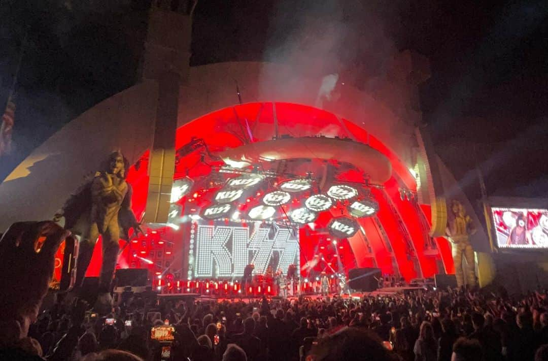 ジーン・シモンズさんのインスタグラム写真 - (ジーン・シモンズInstagram)「Selling out the @hollywoodbowl was a special moment for us because? You guessed it. Holy ground... @thebeatles played there. For a little Jewish kid who grew up watching footage of the Fab Four, to standing on that stage myself, it felt like a full circle moment. 🤘🏼」11月20日 5時51分 - genesimmons