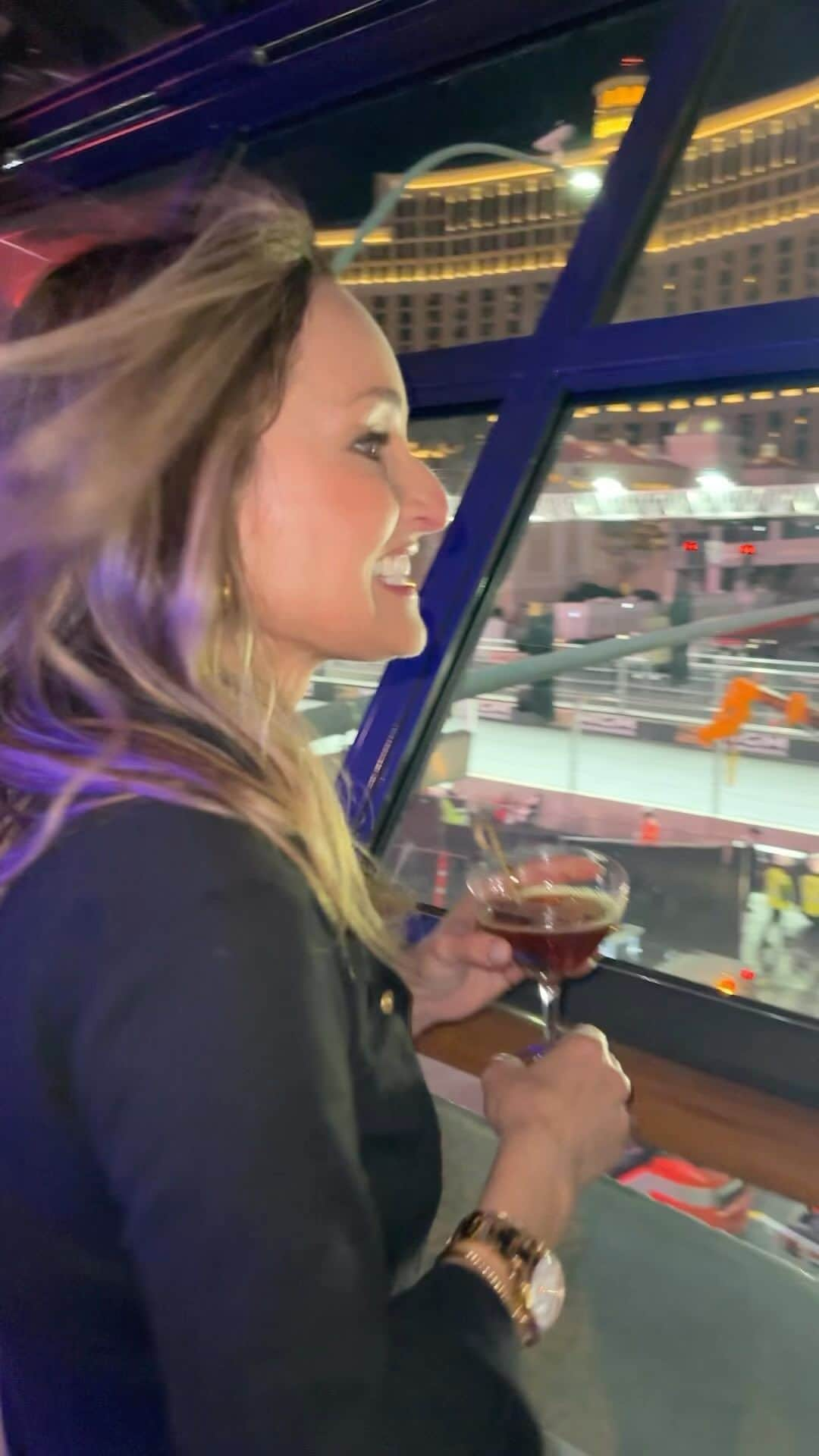 ジャーダ・デ・ラウレンティスのインスタグラム：「The view of the race from @giadavegas- SURREAL!! 🏎️🏁 @f1lasvegas」