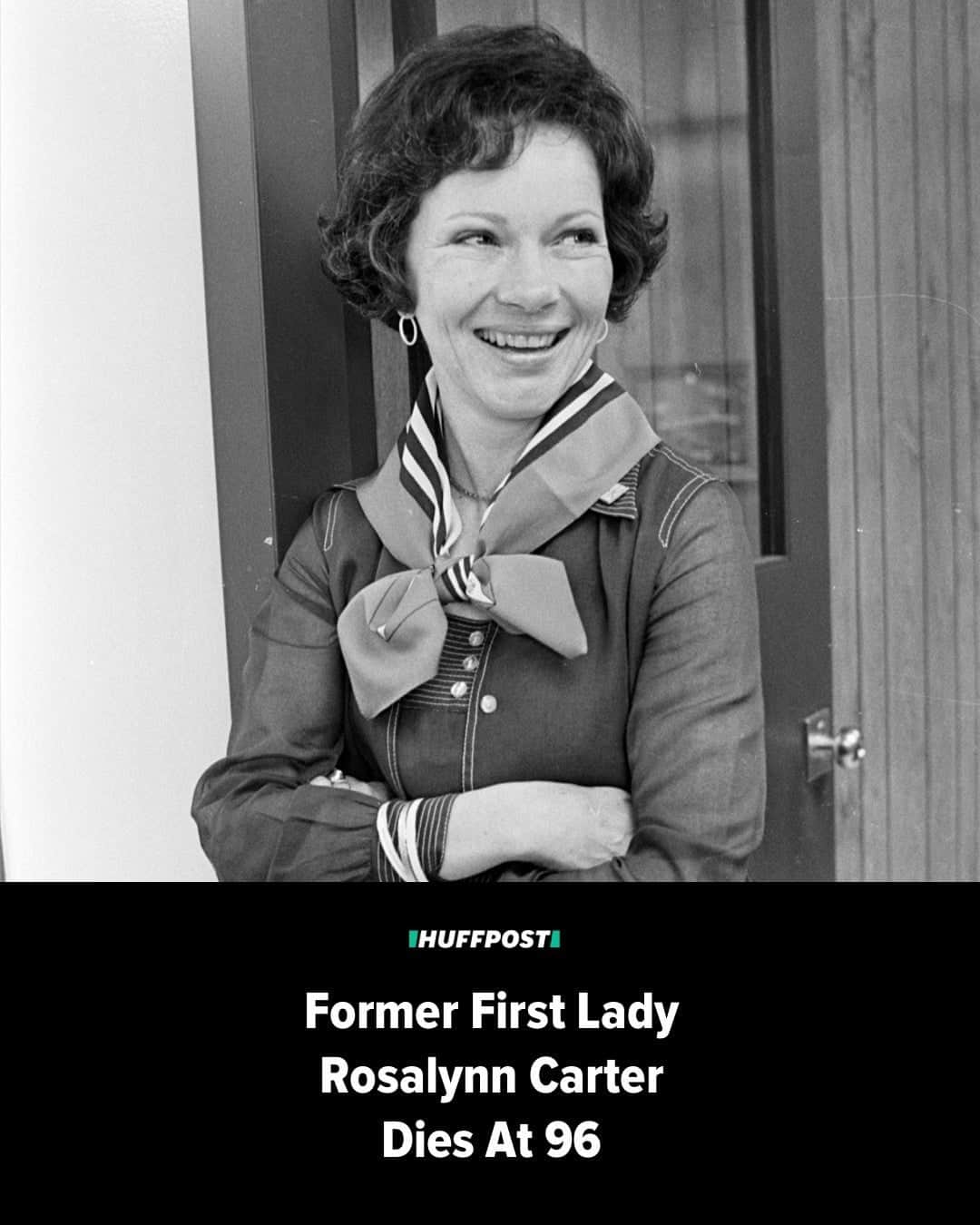 Huffington Postのインスタグラム：「Former first lady Rosalynn Carter, wife of former President Jimmy Carter, died on Sunday at 96, according to The Carter Center.  Rosalynn Carter was diagnosed with dementia in May. She entered hospice care earlier this month, according to a statement from her grandson Jason Carter sent out by The Carter Center, which the couple founded in 1982. She died peacefully with family by her side.  Months before her dementia diagnosis was announced, the Carter family announced that her husband of 77 years, who has earned the title of the longest-living U.S. president, had started receiving hospice care.  “Rosalynn was my equal partner in everything I ever accomplished,” 99-year-old Jimmy Carter said in a statement on Sunday. “She gave me wise guidance and encouragement when I needed it. As long as Rosalynn was in the world, I always knew somebody loved and supported me.”  Rosalynn Carter was the first lady from 1977 to 1981 and was a torch-bearing mental health advocate.  Head to our link in bio to read more. // 📷 Getty Images // 🖊️ Taiyler S. Mitchell」