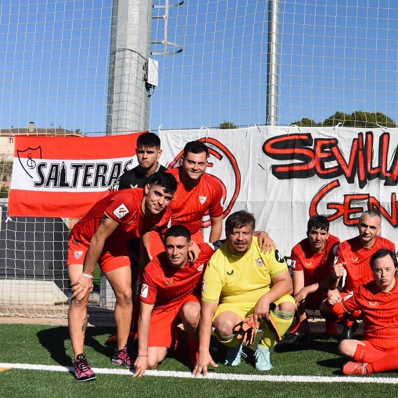 セビージャFCのインスタグラム：「🏆 El #SevillaFCGenuine acaba el torneo con un triplete de victorias 👏🏼   ❤️ ¡Enhorabuena, chicos! 🥳  #WeareSevilla #NuncaTeRindas #FundaciónSevillaFC」