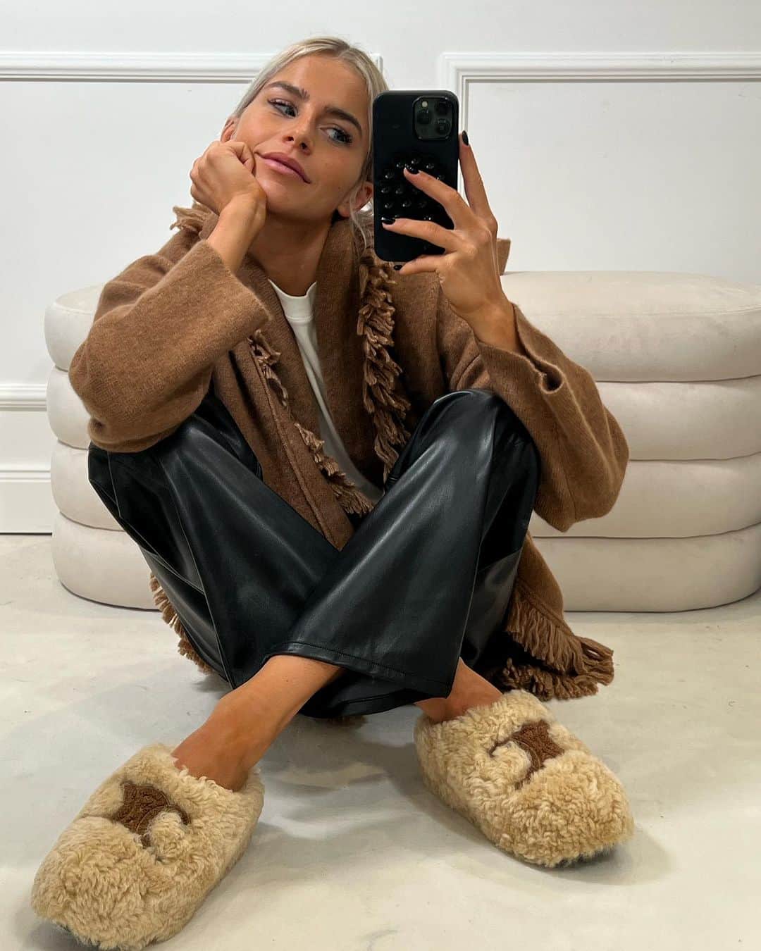 キャロライン・ダウルのインスタグラム：「about last week #daurdump」