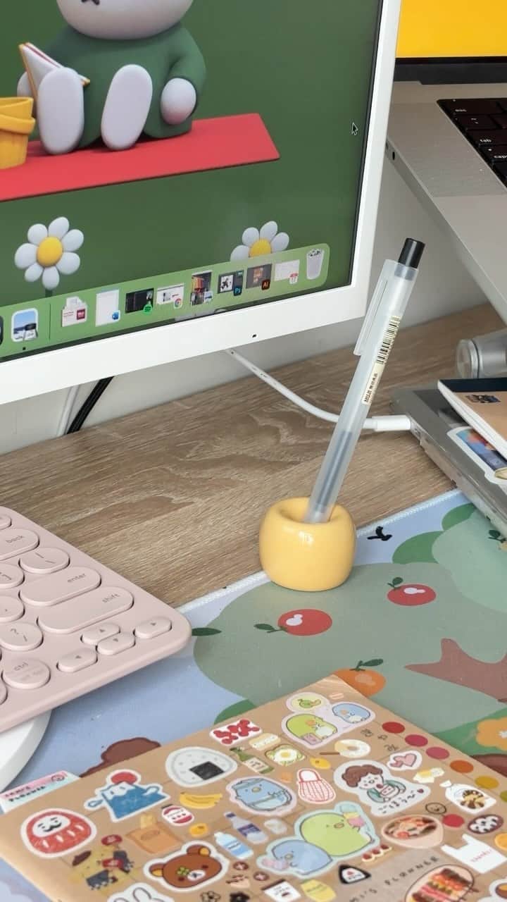 MUJI USAのインスタグラム：「MUJI Things That Altered our Brain Chemistry: MUJI Toothbrush Stand  Shop MUJI Porcelain Toothbrush Stands in stores and online now.  #MUJI #MUJIUSA」
