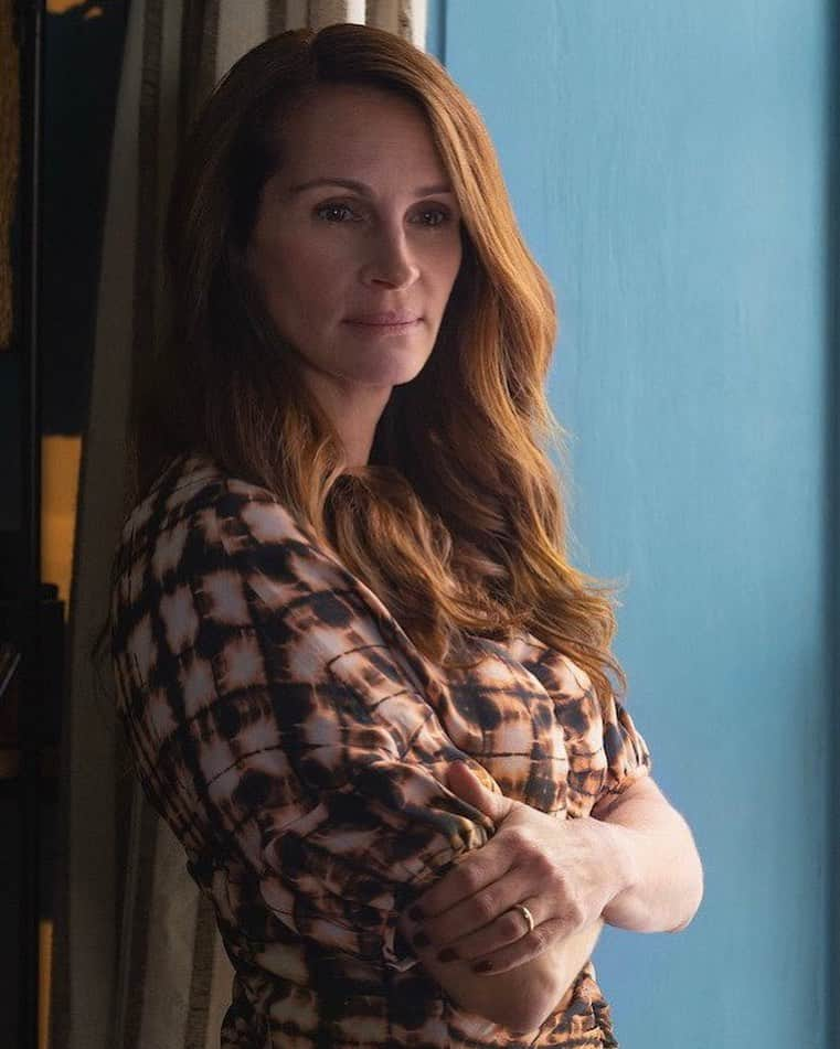 ジュリア・ロバーツ（ファンアカウント）さんのインスタグラム写真 - (ジュリア・ロバーツ（ファンアカウント）Instagram)「@juliaroberts in ‘Leave the World Behind’ (2023). 💙」11月20日 6時44分 - juliaroberrts