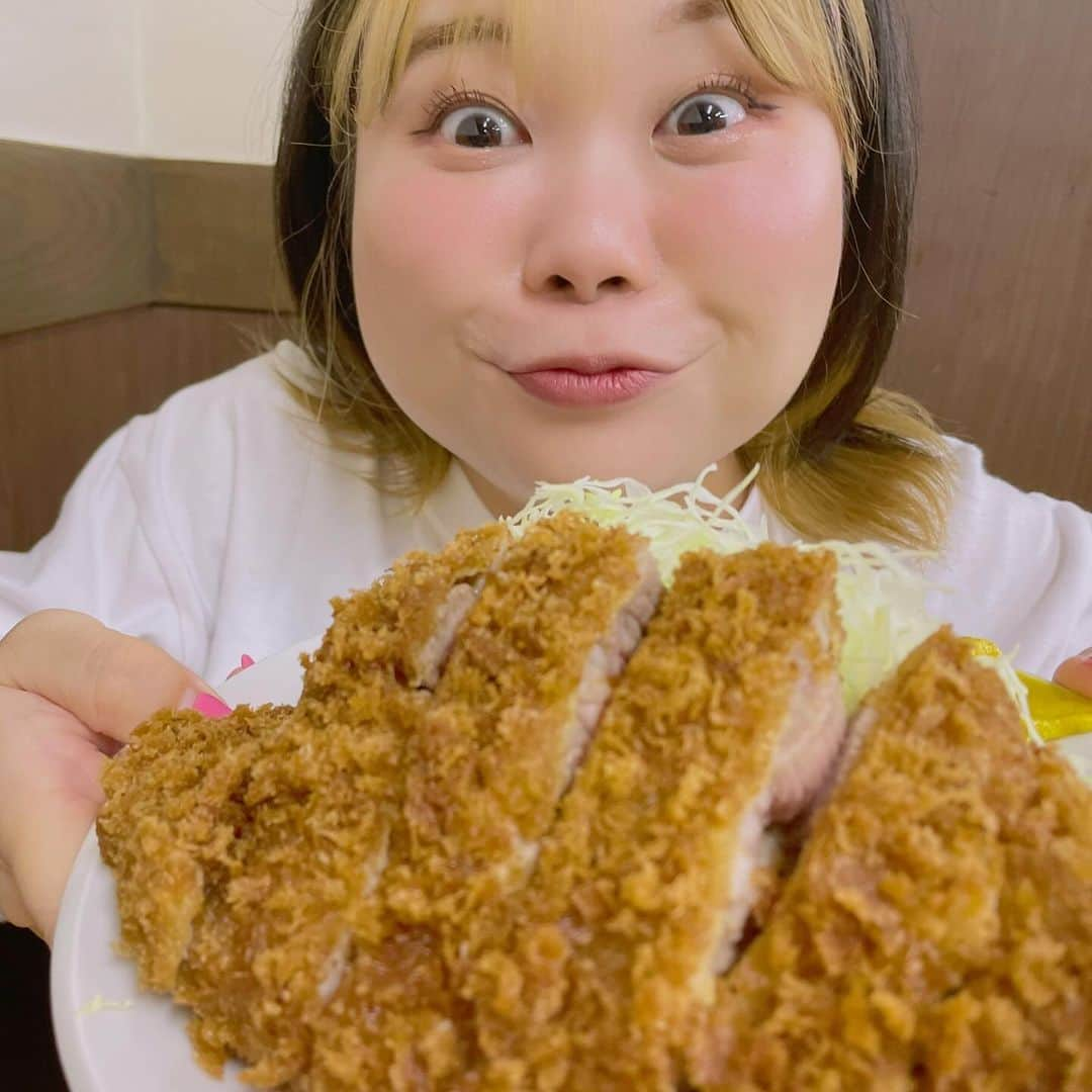 ゆめちゃんさんのインスタグラム写真 - (ゆめちゃんInstagram)「最近食べた美味シカゴなご飯シリーズ💖💖💖. . . #グルメ #グルメ女子 #ぐるめすたぐらむ  #食べるのだいすき #トンカツ #高田馬場駅 #クレープ #お台場 #カレー #ママの手作り #寿司 #新小岩 #はづき #シカゴの女 #休日の過ごし方  #人力舎 #芸人」11月19日 21時53分 - yumechan__1993