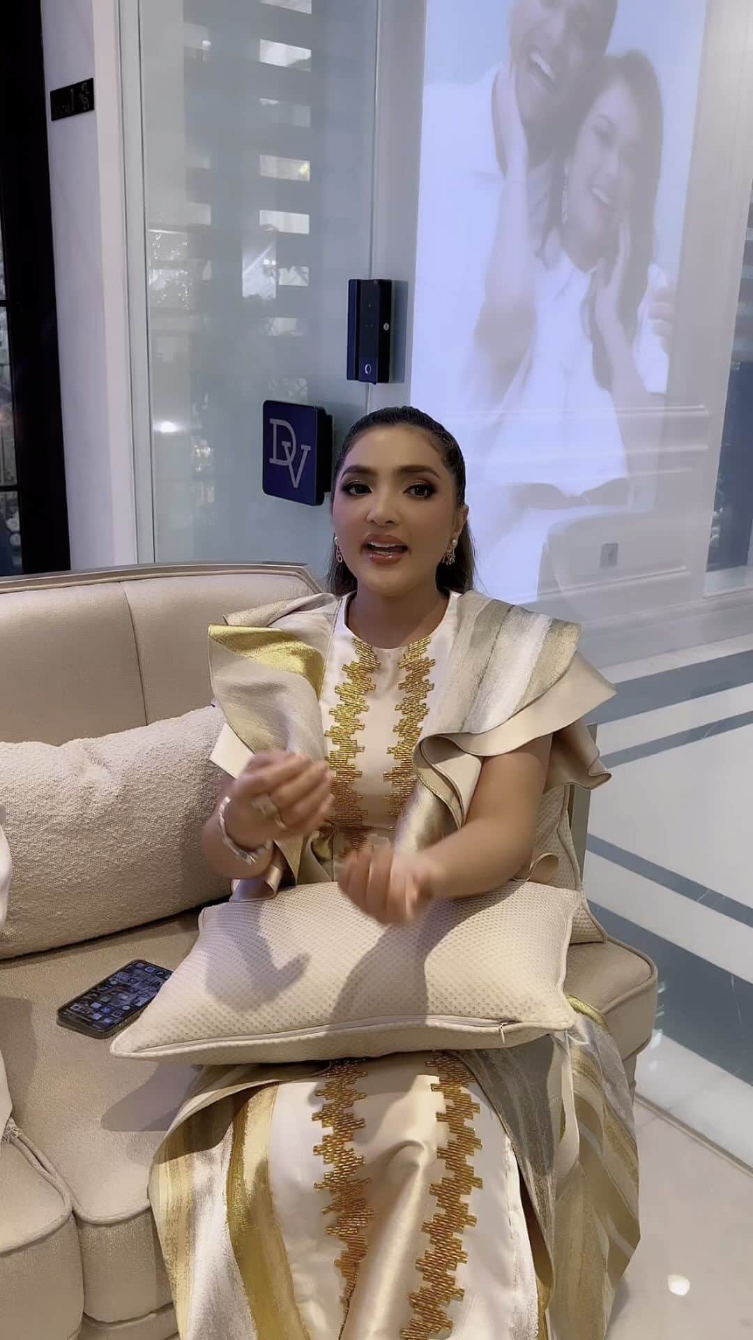 のインスタグラム：「Congrats yaa dok sayang @drgdevya  Sukses selalu sayangku🙏😍」