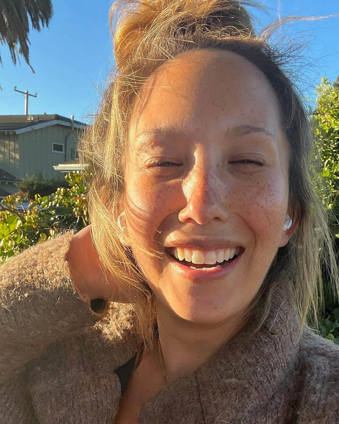 シェリル・バークのインスタグラム：「Don’t forget to smile & laugh today. Sending you all so much love. Grateful for you all. ❤️ Swipe >>>  #cameraroll #sundayfunday #photodump #blessed」