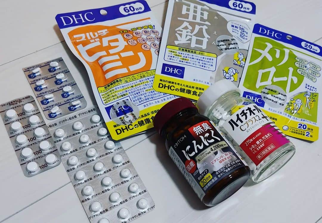 越中睦士のインスタグラム：「普段飲んでる💊  #くすり #サプリメント」