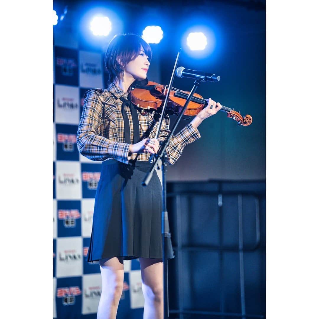 AYASAさんのインスタグラム写真 - (AYASAInstagram)「🎻 ヨドバシカメラマルチメディア梅田店様でのリリースイベントの図。 (2023.10.27)  金曜の夜の開催ではありましたが、お仕事帰りや学校帰りに駆けつけて下さった皆様ありがとうございました✨ お天気がよろしくなかったので急遽地下のホールにて開催させていただきましたが、沢山の方に来ていただけて嬉しかったのでした✨🥹 ・ ・ #a_fraction_2  #ヨドバシカメラマルチメディア梅田 #ヨドバシカメラ梅田  #Ayasa #バヨリン弾き #violinist #violin #5弦バイオリン #gliga」11月19日 21時57分 - ayasa_doya