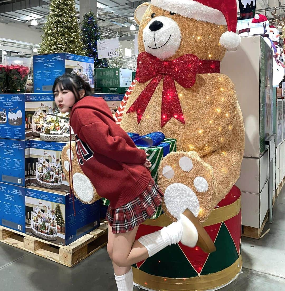 河崎みーなさんのインスタグラム写真 - (河崎みーなInstagram)「X'mas code♥️🎄🎅🏻✨  お洋服２つともsheinで揃えたからID載せておく🏷 knit : 21632195 skirt : 14196162  ちなみに靴はGRLのやつ! shoes :zr1089 (キャメル) . . . .」11月19日 21時58分 - minakawasaki