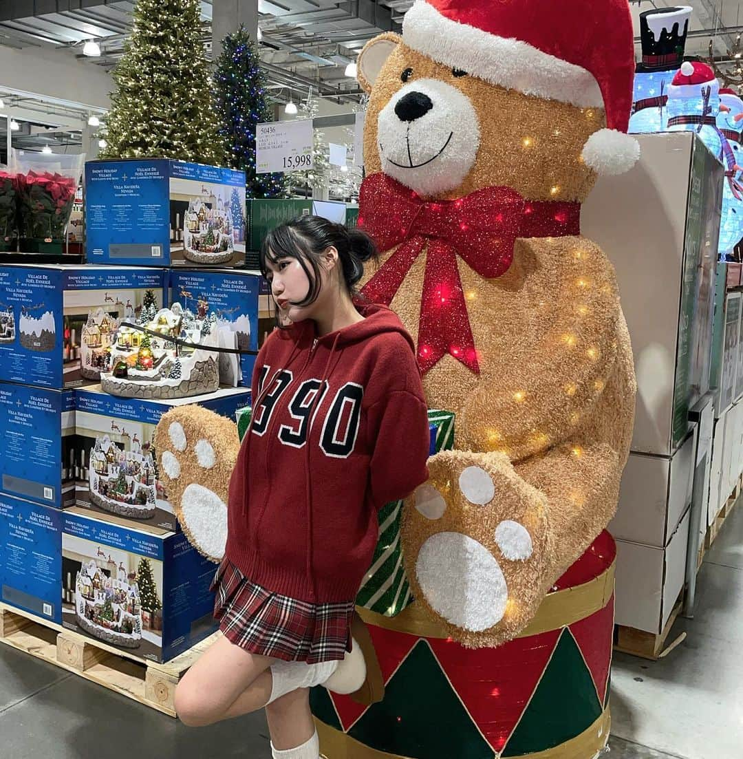 河崎みーなさんのインスタグラム写真 - (河崎みーなInstagram)「X'mas code♥️🎄🎅🏻✨  お洋服２つともsheinで揃えたからID載せておく🏷 knit : 21632195 skirt : 14196162  ちなみに靴はGRLのやつ! shoes :zr1089 (キャメル) . . . .」11月19日 21時58分 - minakawasaki