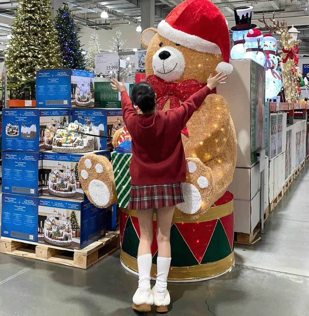 河崎みーなさんのインスタグラム写真 - (河崎みーなInstagram)「X'mas code♥️🎄🎅🏻✨  お洋服２つともsheinで揃えたからID載せておく🏷 knit : 21632195 skirt : 14196162  ちなみに靴はGRLのやつ! shoes :zr1089 (キャメル) . . . .」11月19日 21時58分 - minakawasaki