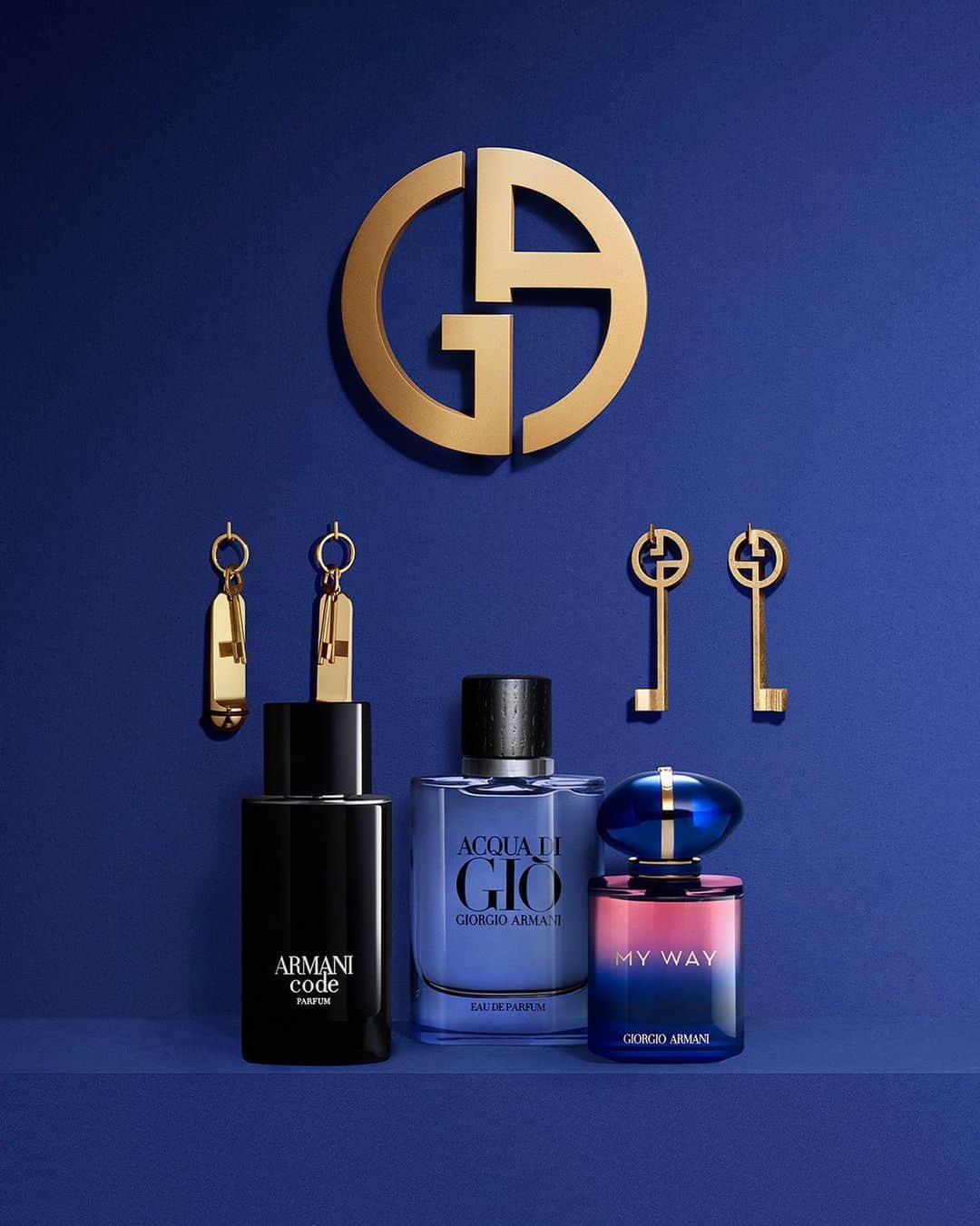 Armani Beautyのインスタグラム：「The key to a successful Blue Friday. From ARMANI CODE PARFUM to ACQUA DI GIÒ EAU DE PARFUM or MY WAY PARFUM, find your perfect fragrance this Blue Friday.   #Armanibeauty #LuminousSilk #Makeup #BlackFriday #BlueFriday」