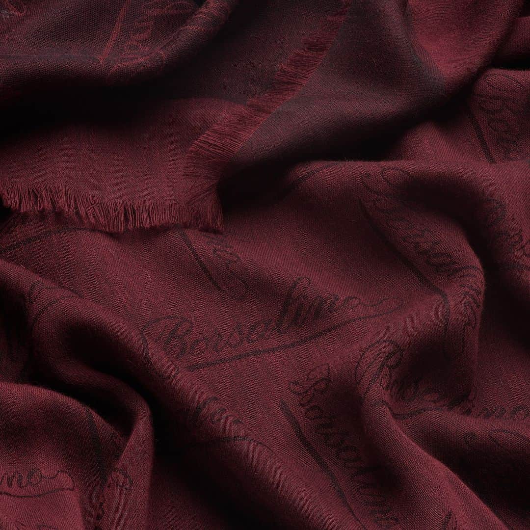 ボルサリーノのインスタグラム：「A jewelled wrap up. The Borsalino FW23 soft accessory scarf in a luxurious jewelled winter bordeaux shade.  Explore more now on www.borsalino.com」