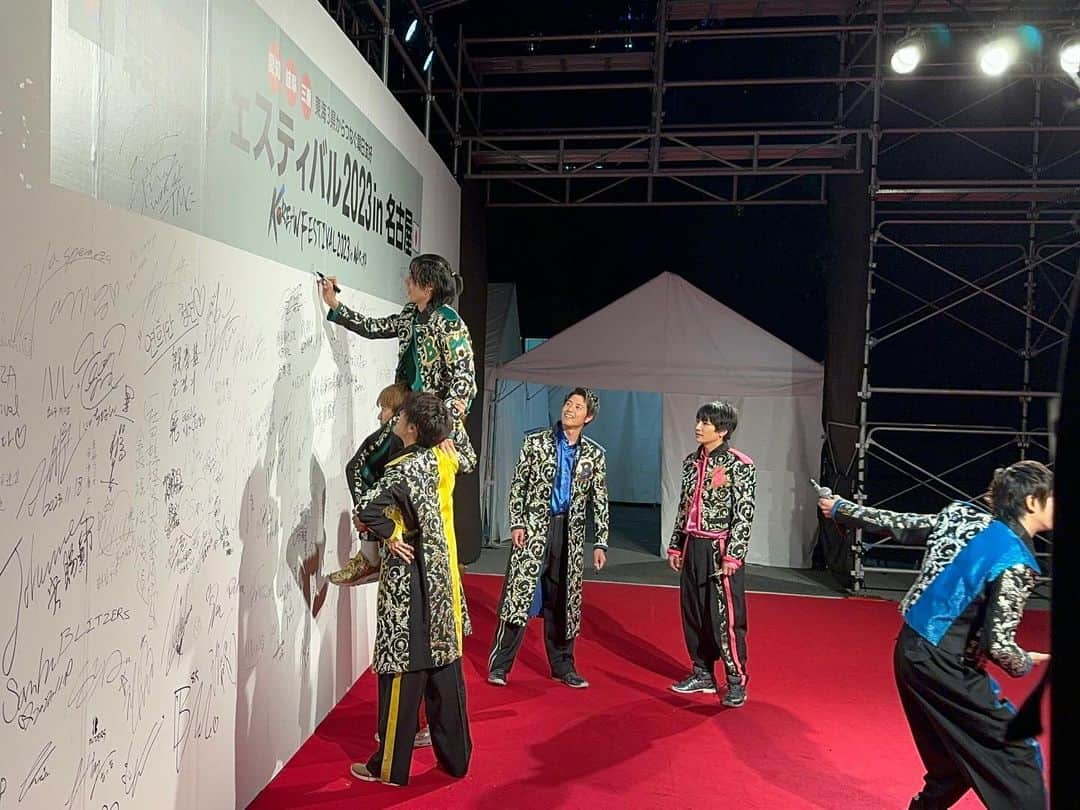 BOYS AND MENさんのインスタグラム写真 - (BOYS AND MENInstagram)「🇰🇷 #韓国フェスティバル 2023in名古屋🇰🇷  ボイメンは2日目最後のステージに立たせていただきました🔥🔥🔥  1曲目は #LeeHi さんの 『#BREATHE 』を #平松賢人 は日本語、 #吉原雅斗 は韓国語 で歌唱🎤✨  そしてボイメンの激アツソングと共に最後までお届けしました‼️💥  金星秀総領事、山口由里(@yuri85s )さんと共に吉原雅斗 3ショットも📸✨ ぜひまた来年も🤣🌟 ありがとうございました🙌  #boysandmen  #ボイメン #広報サポーターズ #駐名古屋大韓民国総領事館」11月19日 22時01分 - boysandmen_official