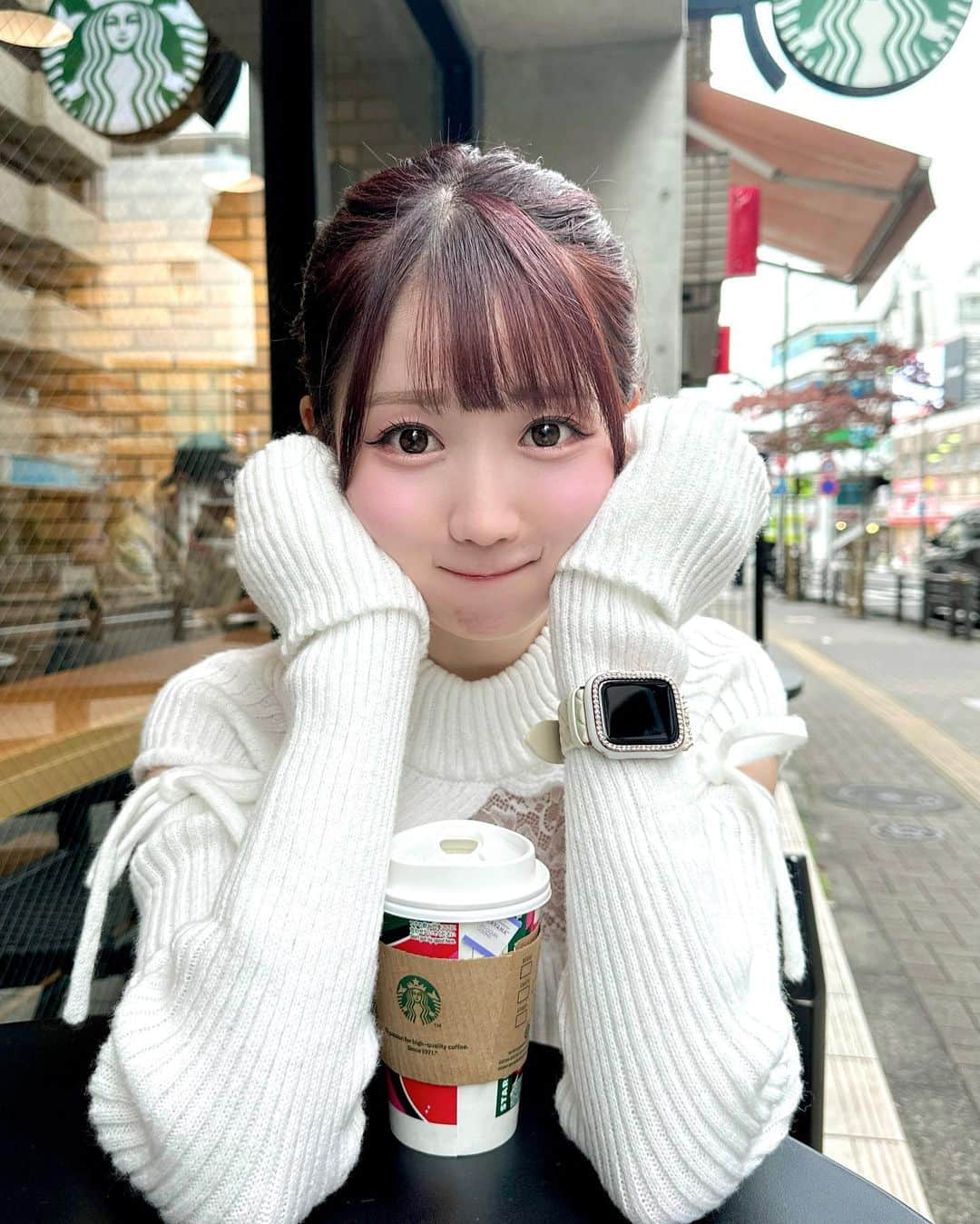 大谷映美里さんのインスタグラム写真 - (大谷映美里Instagram)「ホットの季節〜☃️♡ ゼンクラウド ウーロン ティー ラテ☕️ 初めて飲んだけどほんのり甘くて軽くて美味しすぎた☁️ 最近ゲットしたApple Watch🍎 キラキラにカスタマイズしたのーー☺️るん♩」11月19日 22時11分 - otani_emiri