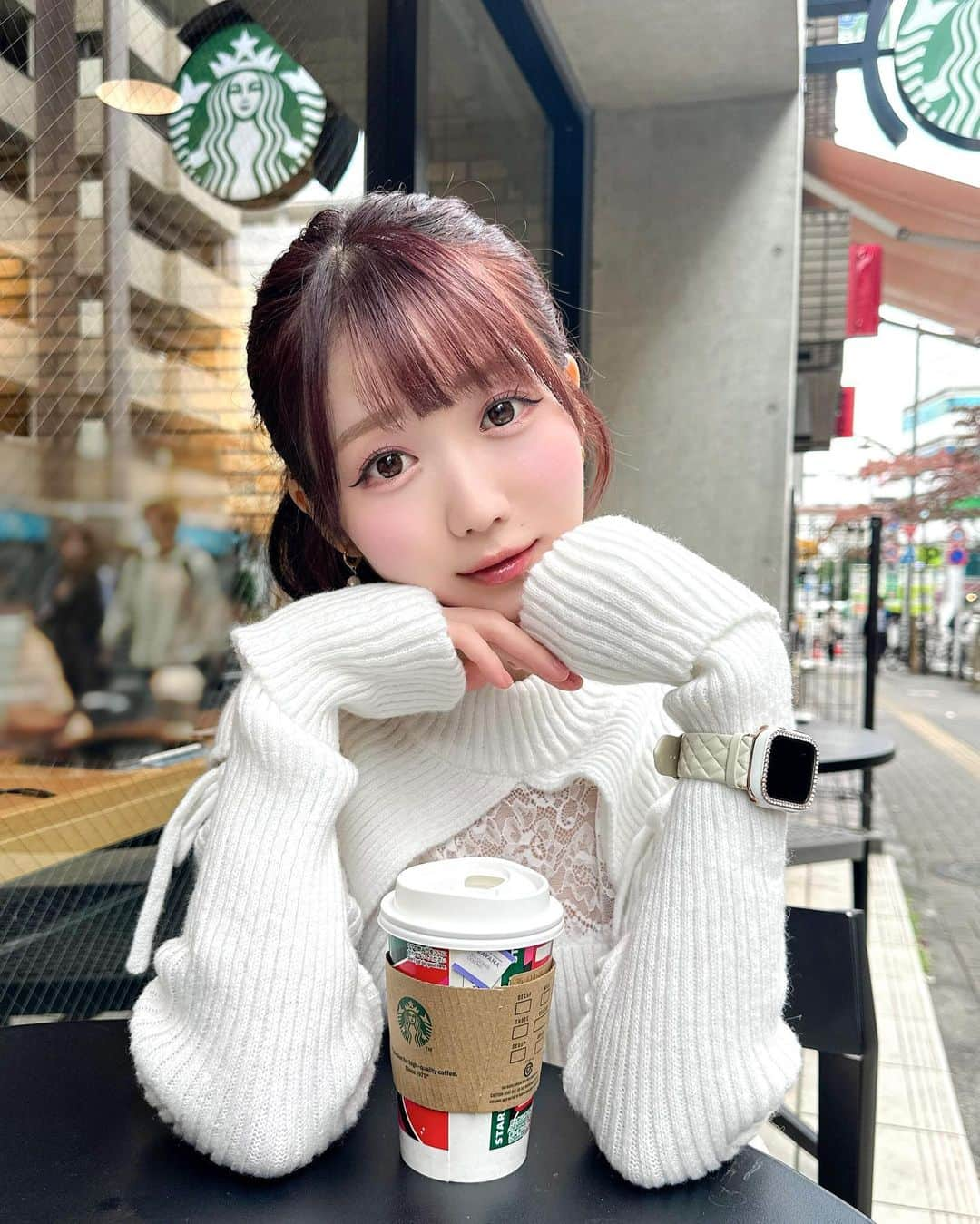 大谷映美里さんのインスタグラム写真 - (大谷映美里Instagram)「ホットの季節〜☃️♡ ゼンクラウド ウーロン ティー ラテ☕️ 初めて飲んだけどほんのり甘くて軽くて美味しすぎた☁️ 最近ゲットしたApple Watch🍎 キラキラにカスタマイズしたのーー☺️るん♩」11月19日 22時11分 - otani_emiri