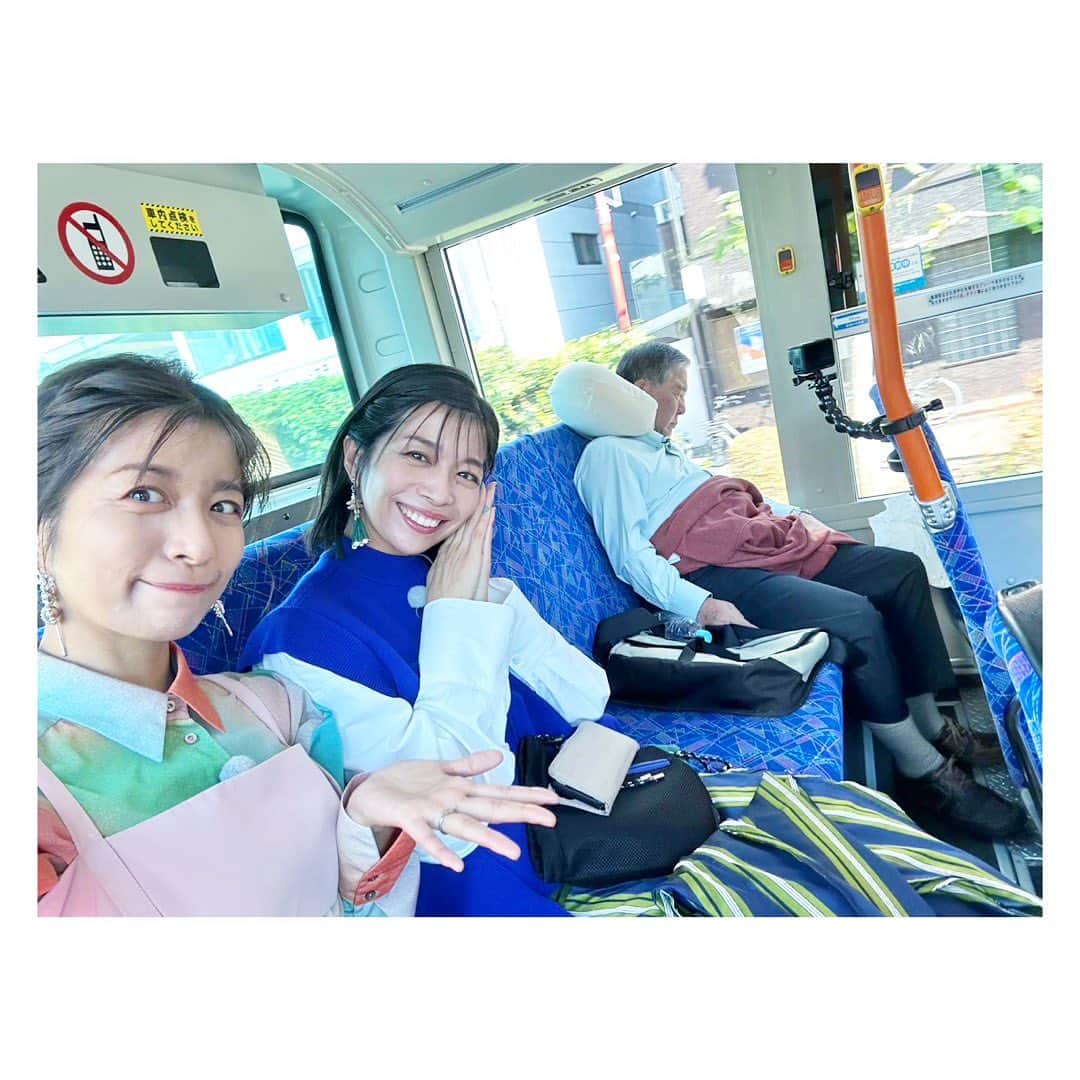 三倉佳奈さんのインスタグラム写真 - (三倉佳奈Instagram)「「路線バスで寄り道の旅」ご覧いただきありがとうございました🌸  鯛焼きに和菓子にメンチカツに焼売、カレーに牡蠣に焼き鳥に...と、これでもかと食べてましたね😂満腹でしたー！ そして素敵なグラスとも出会えました🥂  大学卒業後拠点を東京に移して、もう15年弱ですが、あまり馴染みのなかった世田谷線エリア。 昔ながらの雰囲気と、新たなお洒落なお店が混ざり合う魅力的な街で。今度もっとゆっくり巡ってみたいです☺︎  そして徳光さんの居眠り姿も間近で拝見でき、いい1日になりました🙌🏻 お世話になった皆さま、ありがとうございました✨  そして番組を機に私たちに興味を持ってくださった皆さま、ありがとうございます🥲 インスタはゆるゆるーっと気まぐれに更新していますので引き続きよろしくお願いします🍀  #路線バスで寄り道の旅 #世田谷線」11月19日 22時09分 - kana_mikura0223