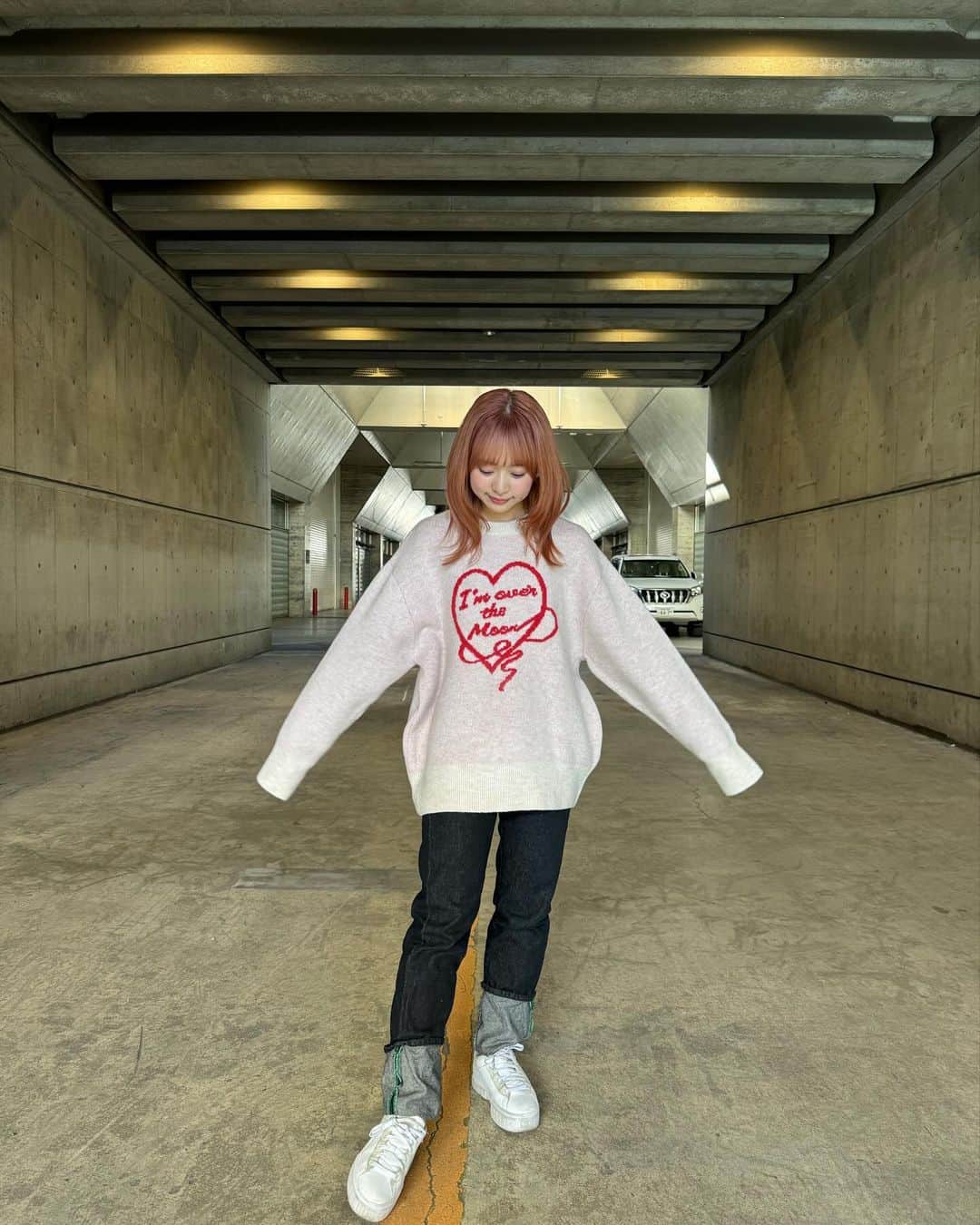 倉野尾成美のインスタグラム：「ピンクヘアにピンクニット🙈💓」