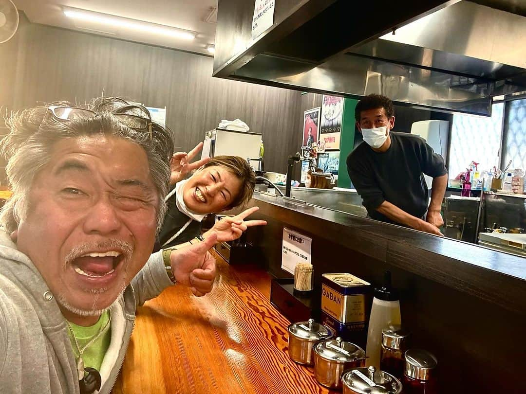 省吾さんのインスタグラム写真 - (省吾Instagram)「釣りからのカマリヤ大将‼️ 秀さんのラーメンはやっぱり最高‼️ チャーシュー麺に海苔トッピングで 1000円はかなり高コスパ😍👍」11月19日 22時16分 - shogo_hinokuruma