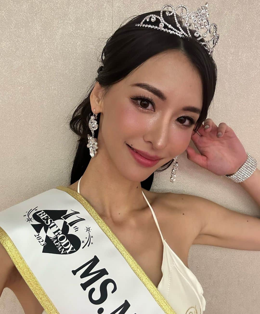 奈月セナのインスタグラム：「取り急ぎご報告です。 本日開催されたBEST BODY JAPAN 日本大会 モデル部門にてグランプリを頂きました。  本気で自分と向き合ってきたこの数ヶ月の想いが形になり とても嬉しいです。 また、ゆっくり大会の事を投稿させて頂きます。 素晴らしい仲間に出逢えた今日、最高な１日でした。 応援ありがとうございました。」