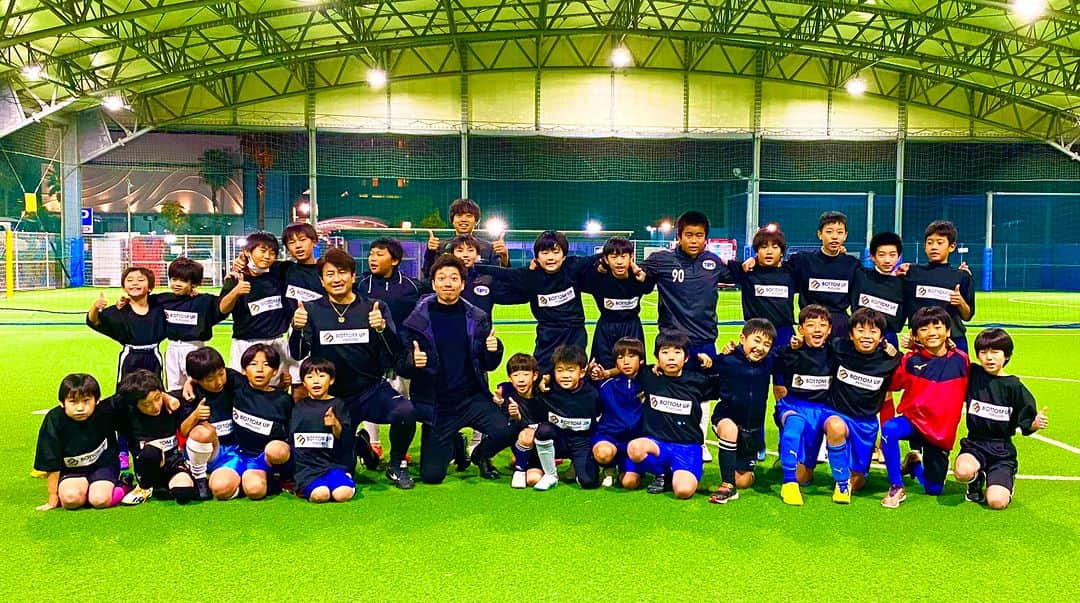 畑喜美夫のインスタグラム：「本日のボトムアップサッカースクールもワクワク楽しんで終わりました‼️  大阪から前原様も見学に来られました‼️  子ども達の成長も素晴らしいですね‼️」