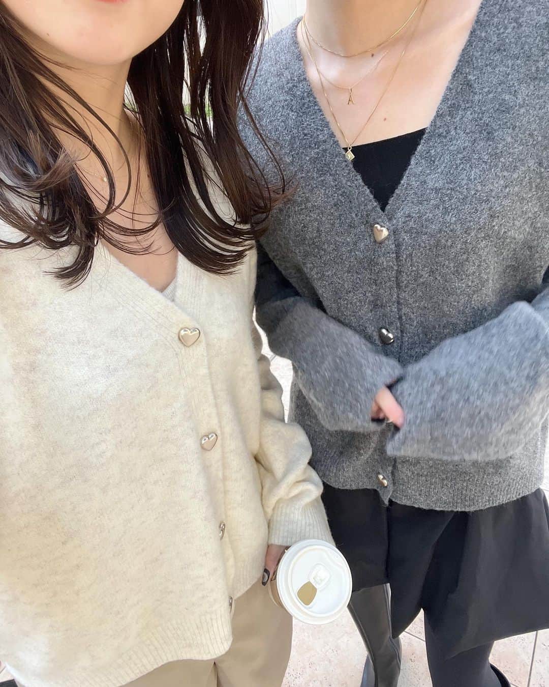 moe yamamotoのインスタグラム：「🧡 ⁡ 発売日はまだ未定ですが 可愛すぎるカミスンです🫶🏻✨ アイボリー？狙い！！  髪の毛5.6cm切ったけど案外わからんもんね🤫 ⁡ #イエベ秋 #骨格ストレート #骨格ウェーブ #骨格ストレートコーデ #骨格ストレートコーデ #カーディガンコーデ #カーディガン」