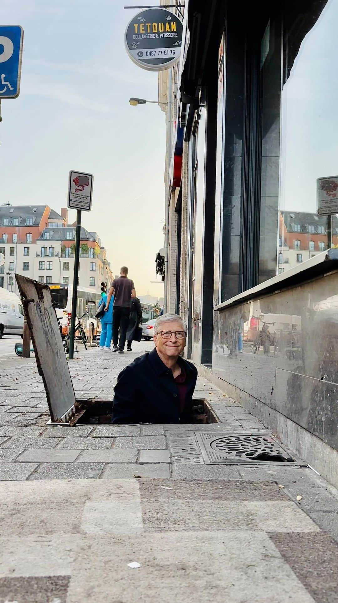 ビル・ゲイツのインスタグラム：「I explored the hidden history of Brussels’ sewage system—and the role of wastewater in global health—for this year‘s #WorldToiletDay.」